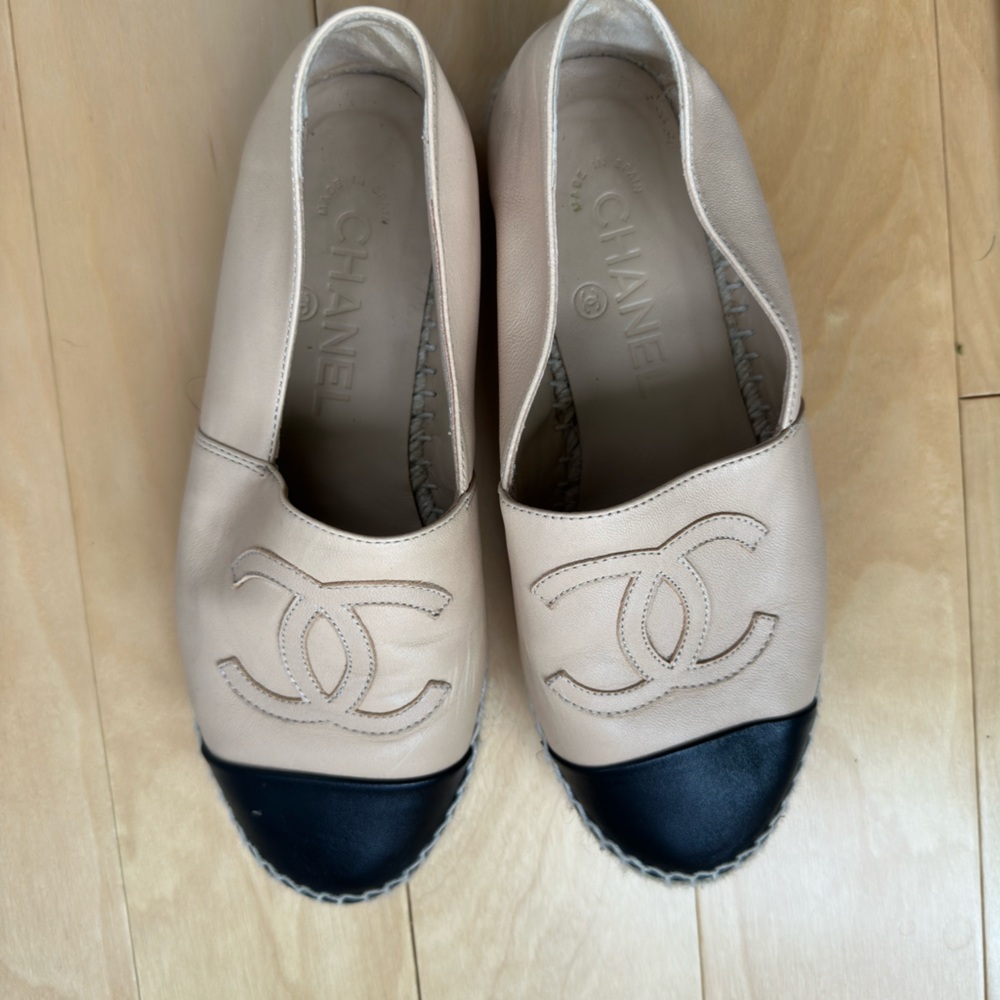 Chanel espadrilles beige & black size 35 (fits 6)